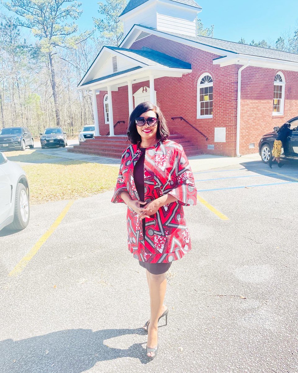 OctaviaNews's tweet photo. Thanks @deardelta1913!!! Finally wore my beautiful Delta African print kimono!!! Perfect for todayβs African attire Black History program at St. Paul United Methodist Church in Ravenel!!!πΊπβ€οΈ #DeltaBox #DeltaStyle #ServingWithStyle #LoveMyDST #JoyInOurSisterhood https://t.co/oyHCUlfStI