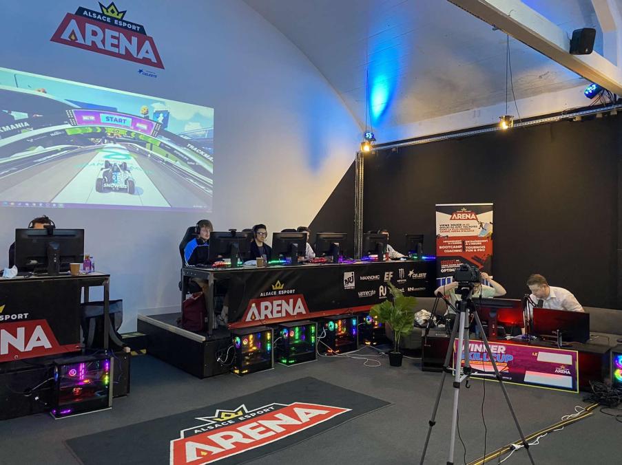 stynnii's tweet photo. 📢Samedi 19 février, organisation d'une Lan #trackmania au sein de l'@AlsaceArena à #strasbourg nommée "#SkillCup" !
Administrateur serveur, une grande responsabilité que j'ai assuré durant cette journée
🎙️- @Overmaster2 avec un cast toujours au top
👏 Bravo @themansou ! https://t.co/SsZ8PULA7z