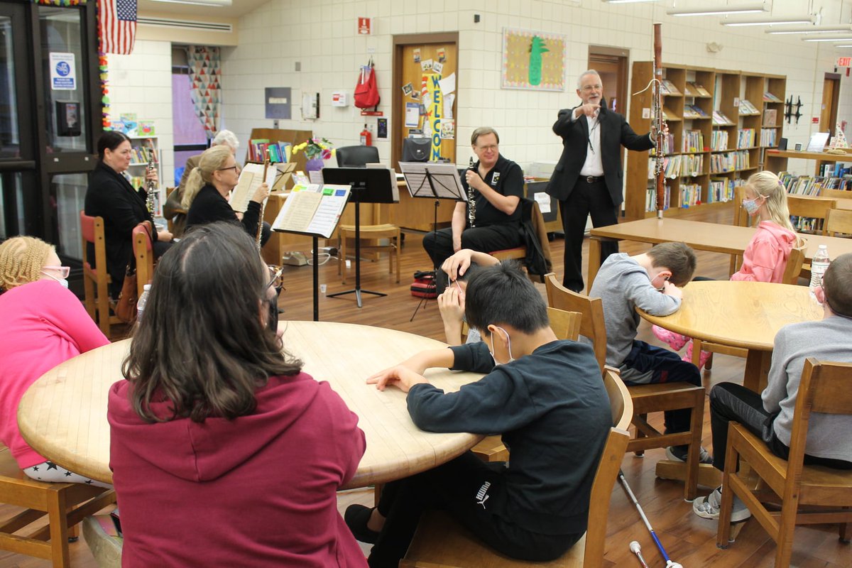 KyDeptofEd's tweet photo. Highlights from last week at @KSBWildcats.

🎨 Students explored scented playdough and model  clay with @KMACMuseum guest artist Janet Britt.

🎻@LouOrch performed for 4th and 5th grade students. 

We can't wait to see what our students do this week! #UnitedWeLearnKY https://t.co/e0J9gCnrig
