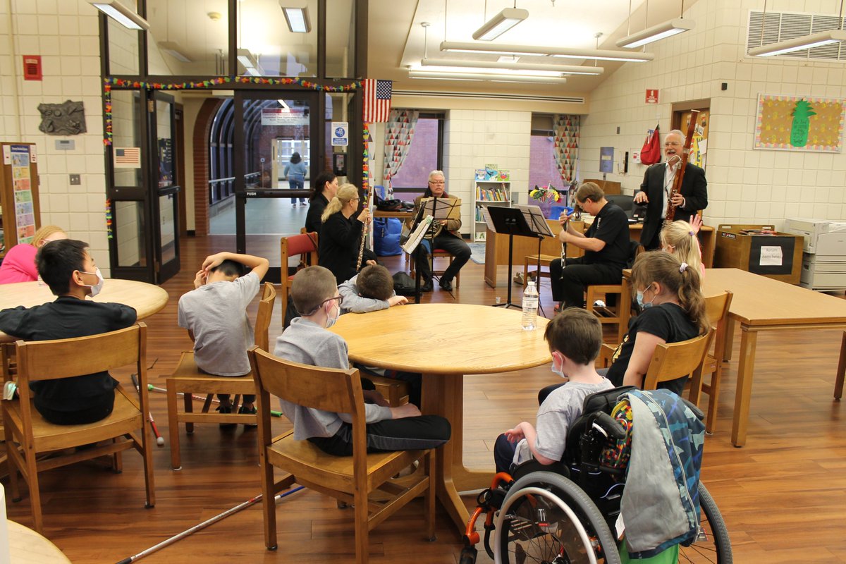 KyDeptofEd's tweet photo. Highlights from last week at @KSBWildcats.

🎨 Students explored scented playdough and model  clay with @KMACMuseum guest artist Janet Britt.

🎻@LouOrch performed for 4th and 5th grade students. 

We can't wait to see what our students do this week! #UnitedWeLearnKY https://t.co/e0J9gCnrig