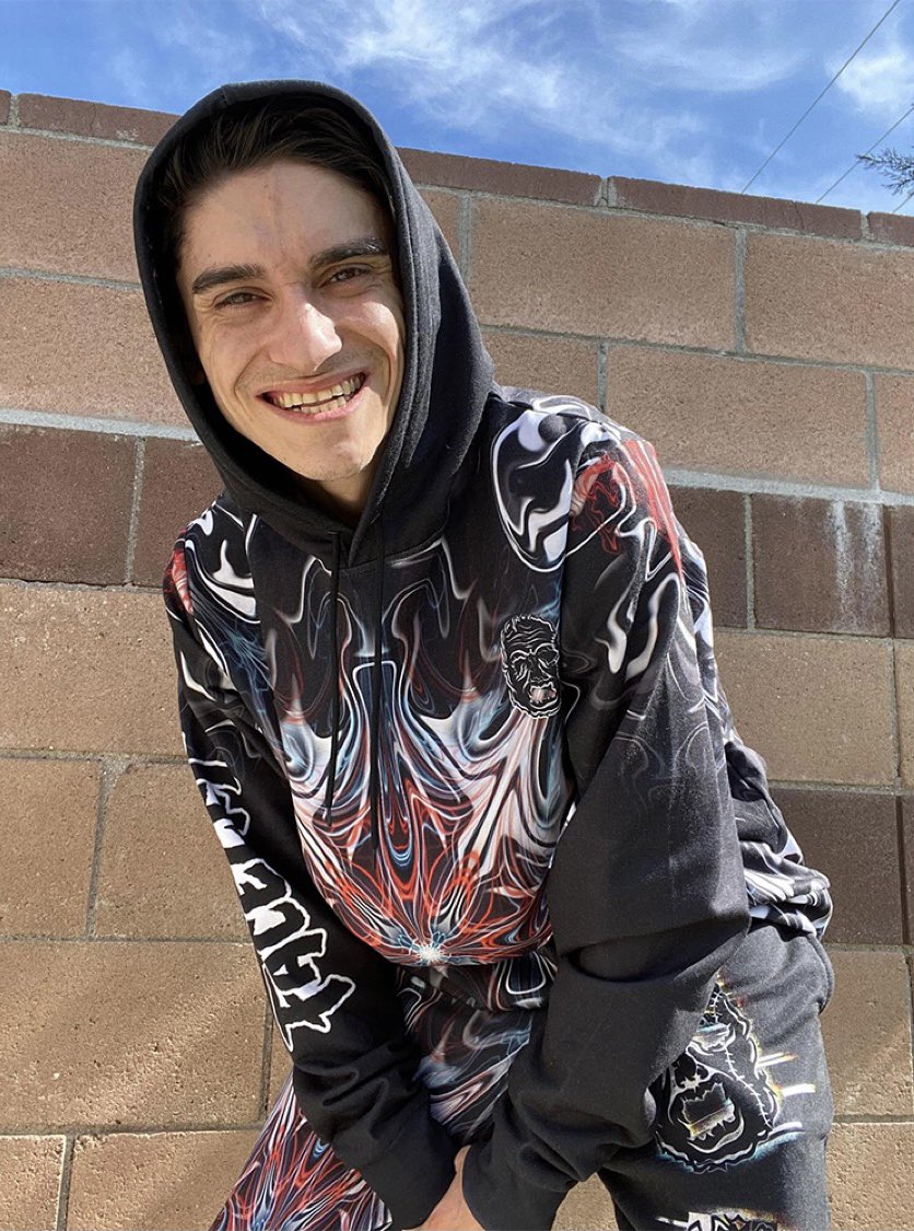 FACELFT's tweet photo. I can’t express how excited I am for the release of the new clothing collab I did with Glowiiscape tomorrow! We worked super hard on these and I couldn’t be more hyped about how they came out!! Stay tuned for the release tomorrow at 5pm PST!!! https://t.co/vPevGtuWgo