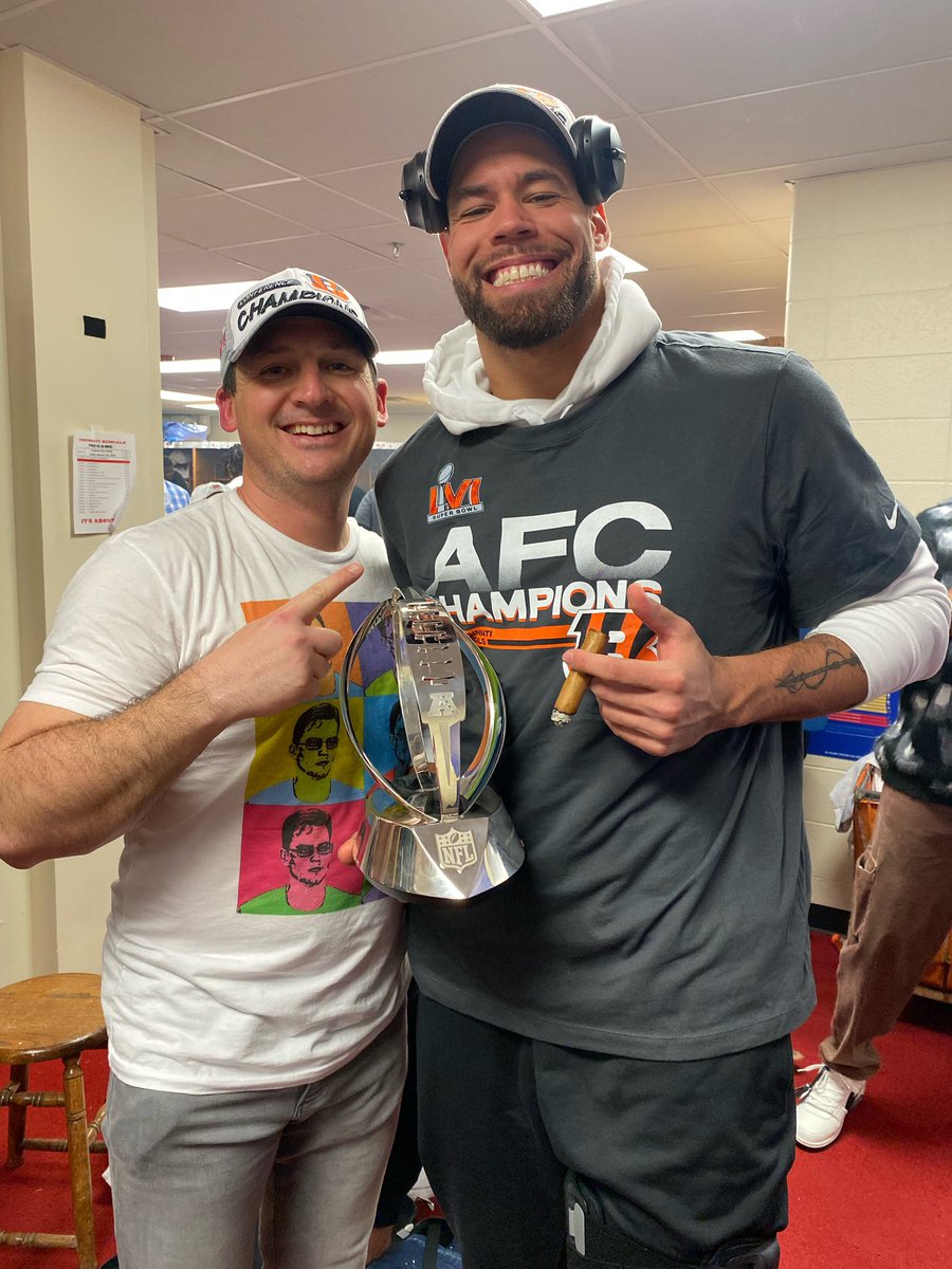 cj_uzomah's tweet photo. No better rehab duo. My guy got me back from my Achilles injury to have the best season of my career. He then proceeded to have me ready in 2 weeks from an injury that should’ve taken 2-3 times that amount of time. Forever grateful for you and your friendship 🤙🏽🤎 https://t.co/I0bOwShESG