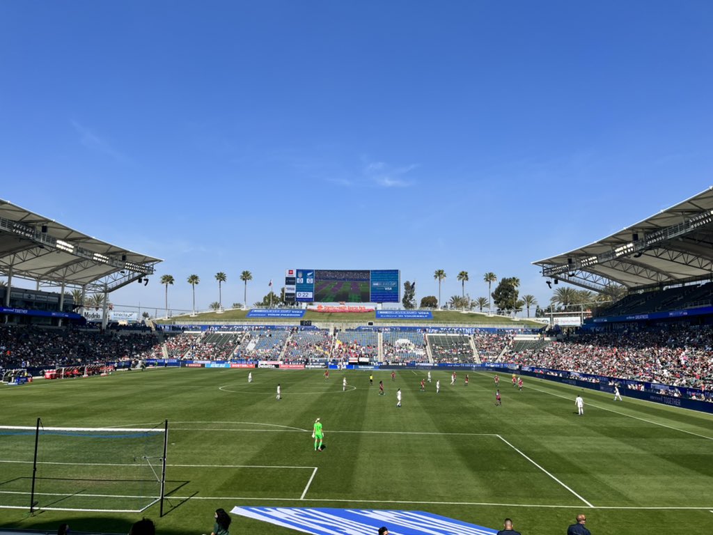 LeoLawrence94's tweet photo. Church on Sundays. Sermon by the @USWNT ⚽️🌴☀️ https://t.co/PwkxKN9GBf