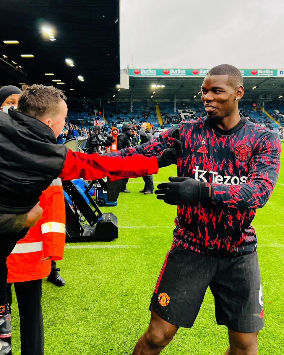 paulpogba's tweet photo. 𝙸𝚝’𝚜 𝚗𝚘𝚝 𝚘𝚟𝚎𝚛 𝚞𝚗𝚝𝚒𝚕 𝚒𝚝’𝚜 𝚘𝚟𝚎𝚛 👊🏾 𝙶𝚛𝚎𝚊𝚝 𝚝𝚎𝚊𝚖 𝚜𝚙𝚒𝚛𝚒𝚝 𝚝𝚘𝚍𝚊𝚢, 𝚖𝚊𝚜𝚜𝚒𝚟𝚎 𝚝𝚑𝚛𝚎𝚎 𝚙𝚘𝚒𝚗𝚝𝚜 🔴 #𝙼𝚄𝙵𝙲 https://t.co/7nSzmryGrG