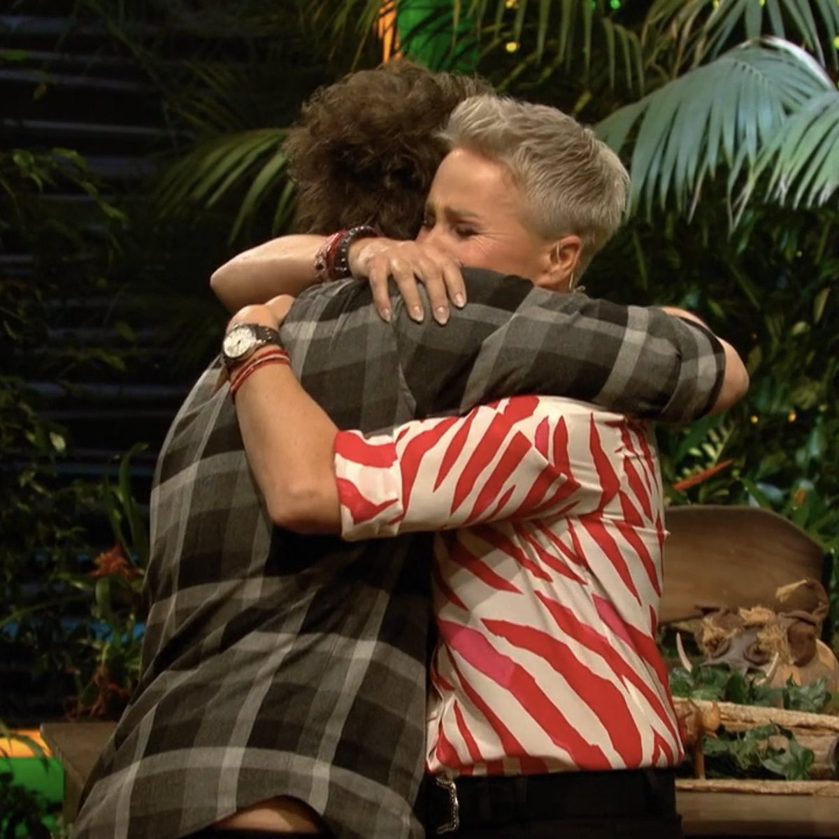 Julia von Buddenbrock (@jbuddenbrock) on Twitter photo Warum weine ich #IBES Warum weine ich #IBES