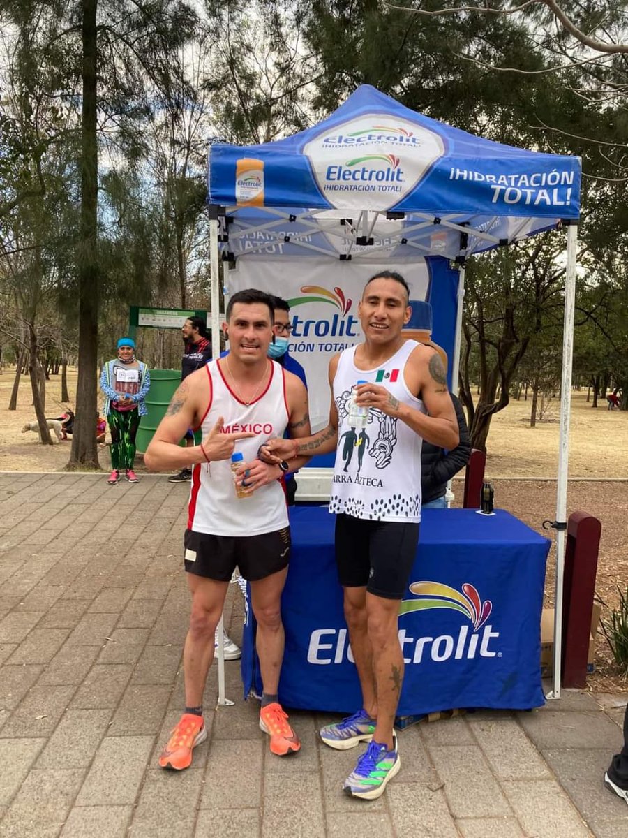 JRRANGEL23's tweet photo. De terror  arrebatarle el sueño a un Atleta discapacitado a pesar de que lo atropellaron,quedó en 2o lugar 
¿Que harán al respecto @Maraton_Gdl ?
Hace 8 días luchando por qué estuvieran en la competencia, hasta  
@Electrolit nos apoyó 
¿Podemos hacer algo @EnriqueAlfaroR?
RT🙏 https://t.co/ir0hCasvbI