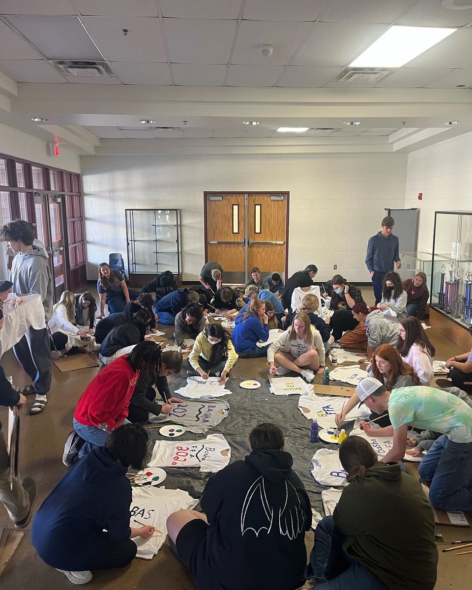 bashaffa's tweet image. We had an awesome time at the chapter meeting doing DIY t-shirts, writing letters to dairy farmers, and playing dodgeball. Thanks to everyone who came!