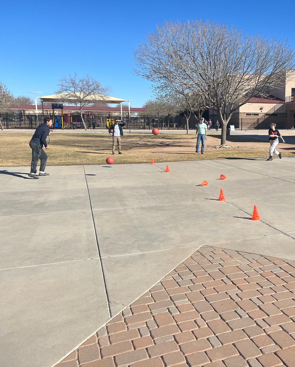 bashaffa's tweet image. We had an awesome time at the chapter meeting doing DIY t-shirts, writing letters to dairy farmers, and playing dodgeball. Thanks to everyone who came!