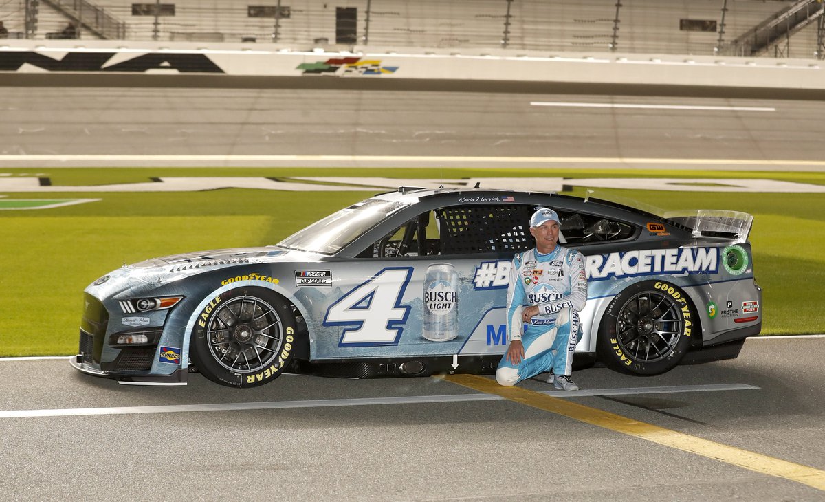 VicZappia's tweet image. Tweeting #BuschRaceTeam #Sweepstakes NOW for my chance to win a brand-new FORD MUSTANG!