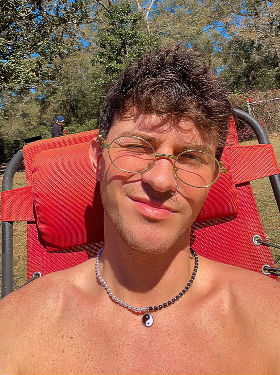 DYLANC0NN0R's tweet photo. snow? never heard of her https://t.co/KQFOG3Y77b