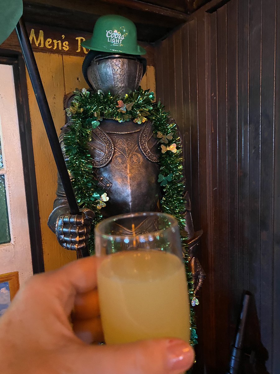 Cheers, darlings!❤️