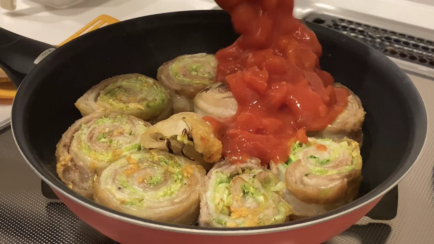 料理下手でも作れる？キャベツを肉で巻いた「逆ロールキャベツ」！