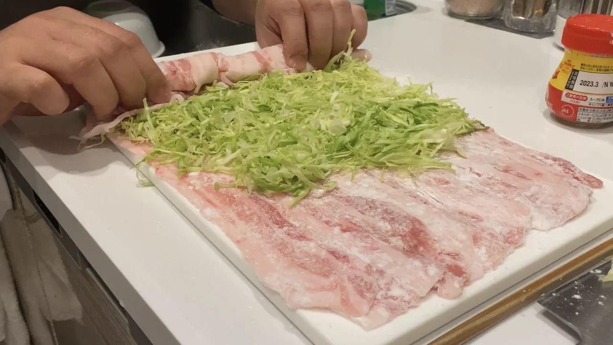 料理下手でも作れる？キャベツを肉で巻いた「逆ロールキャベツ」！