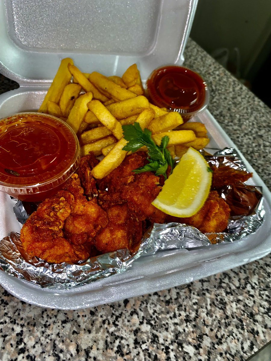 1804Kitchen's tweet image. Fried Shrimp with Fries.. 🇭🇹🔥🤤🙌🏾.. #Haitianfood#mouthwatering#manjelakay#homecooking#thebest#1804#haiti#instafood#explore#Caribbeanfood#atl#atlantaeats#atlfoodies#foodblog#foodporn#haitianart#catering#creole#chefzoe#cheflife#entrepreneurs