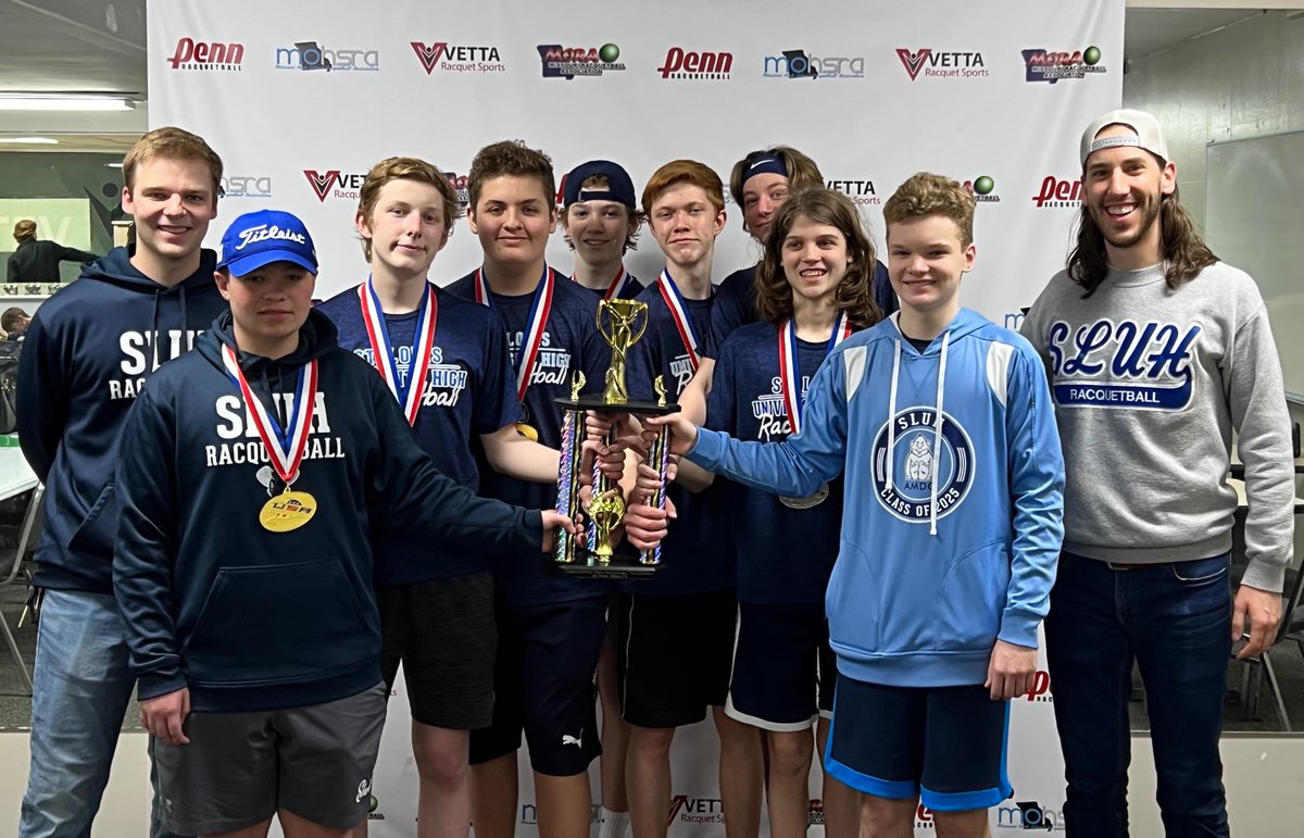 Congratulations to our JV3 team for their perfect sweep in the JV3 State Tournament this weekend!🏆

🥇Individual Medal Winners 🥇

Sam Eversgerd, Evan Batten, Brendan Wienecke, Danny Rodriguez, Gavin Smith, Josh Bertram, Drew Winkeler, and Elliot Murray.

sluh.org/athletics/team…