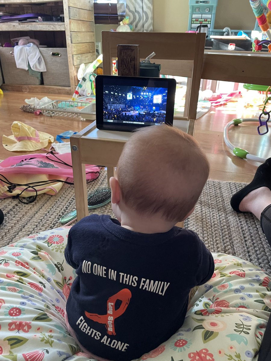MrLongNLbulldog's tweet photo. It was so awesome to witness the final hours of THON watching @ZachLong_12 dance!
Even Shea was supporting her cousin from home!
#Longstrong #FTK #NLtoPSU https://t.co/RExcNQiMRs