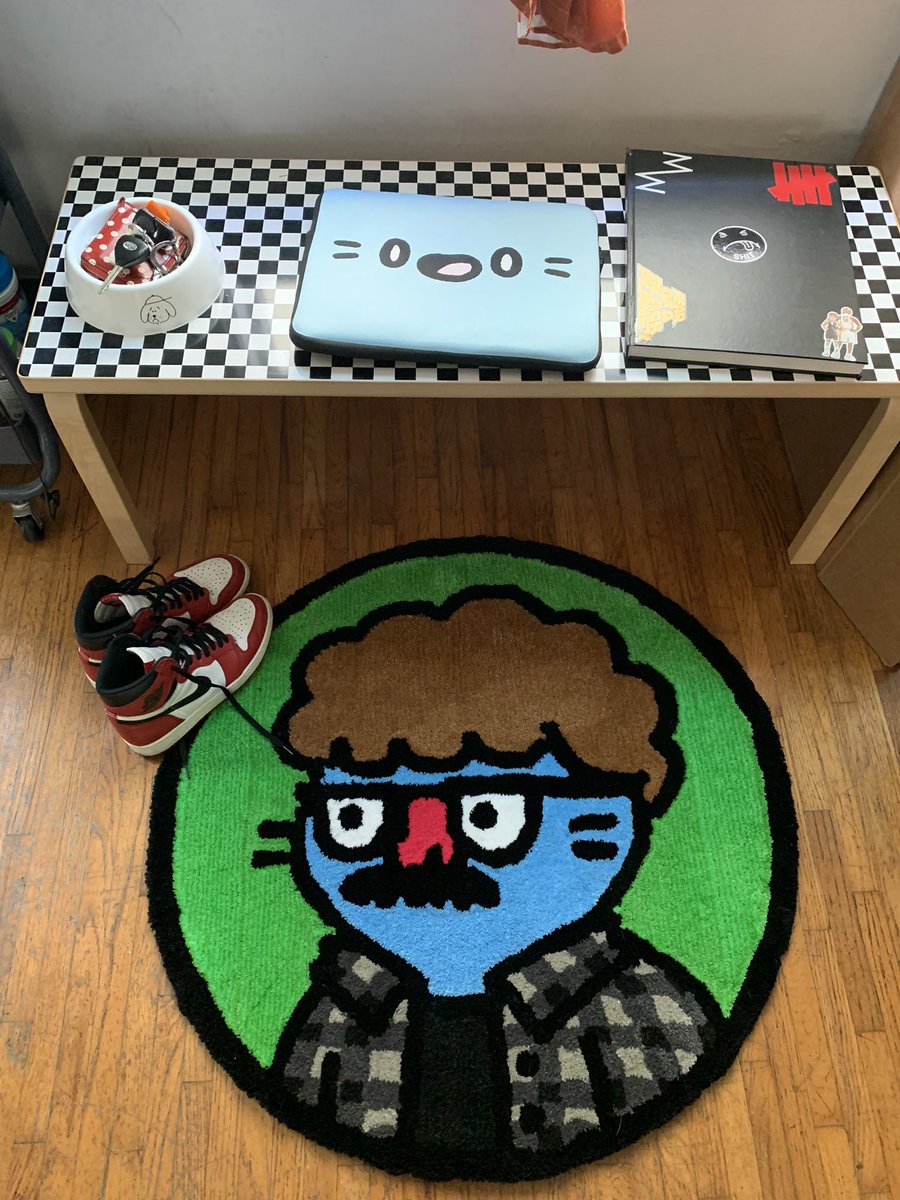 antfex's tweet photo. My Clyde Cat rug finally come. The rug master @Trenkyy absolutely crushed it 🔥🔥 tysm 😭😭 also shout out to my brother @__jays__nfts for the the laptop cover W💙TC 🥸 https://t.co/JqZfgbIf1F