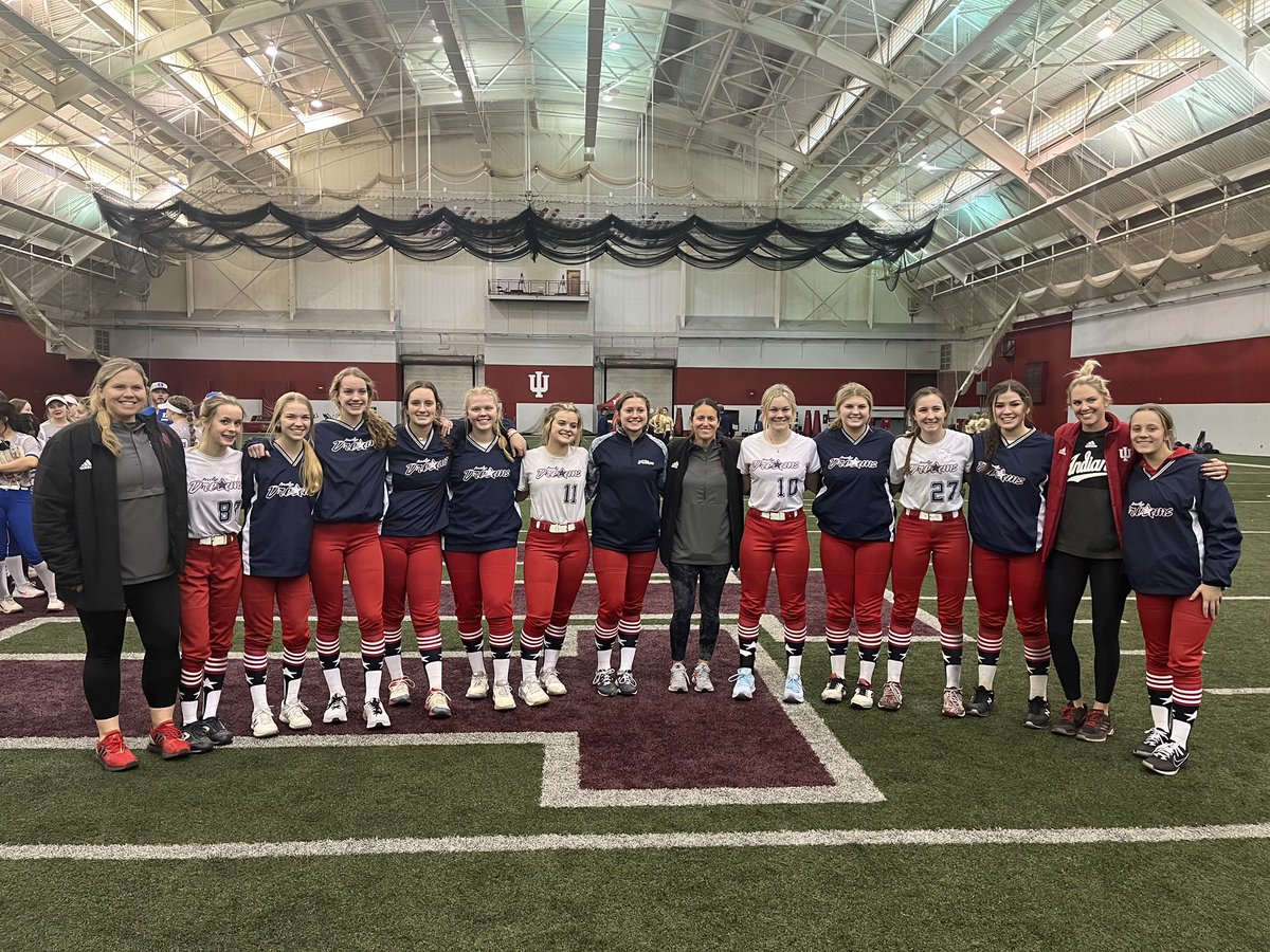 DreamsIndy's tweet photo. Great day to be a Dream! Thank you IU coaching staff: @CoachStanton @ChandaBell2 @fearny37 and a special thanks to @chaunseybell21 for working the team today! Great time! https://t.co/nNQh59zQBK