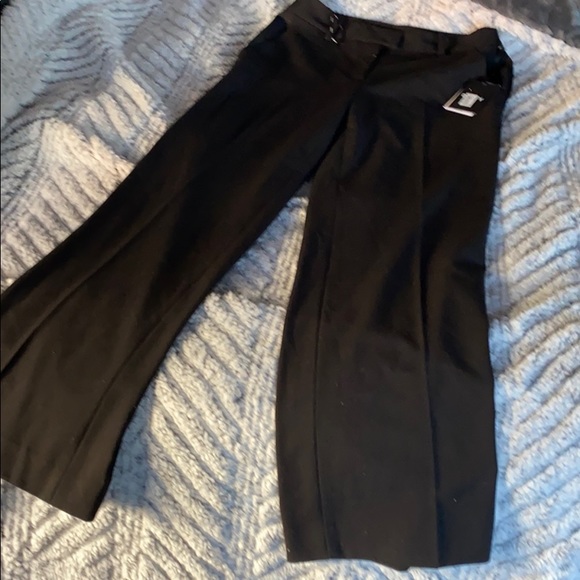 skygirllips's tweet photo. So good I had to share! Check out all the items I'm loving on @Poshmarkapp #poshmark #fashion #style #shopmycloset #dkny #anntaylor: https://t.co/ko3V5iQoqo https://t.co/yZ4ZyZZY39