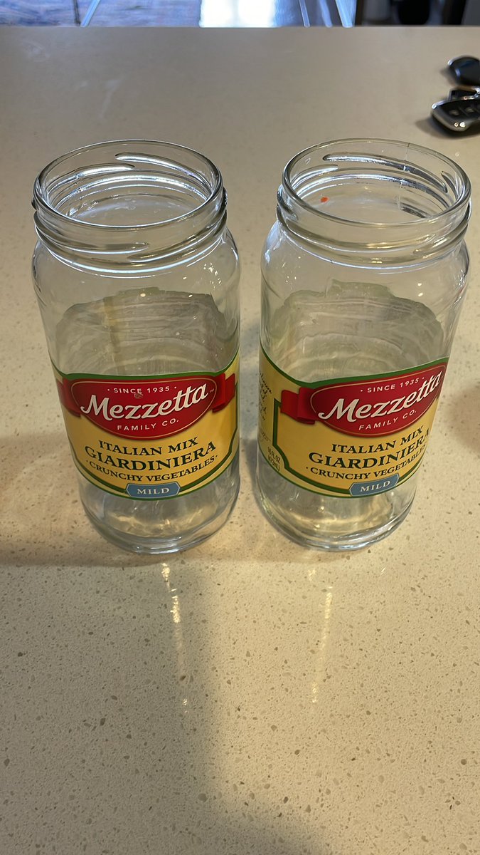 natashyah0's tweet photo. @MezzettaFoods very disappointed in jar of gardiniera I just opened. It was 90% cauliflower - no pepperoncini or cocktail onions and very little anything else. what gives? https://t.co/WMSAMF15NI