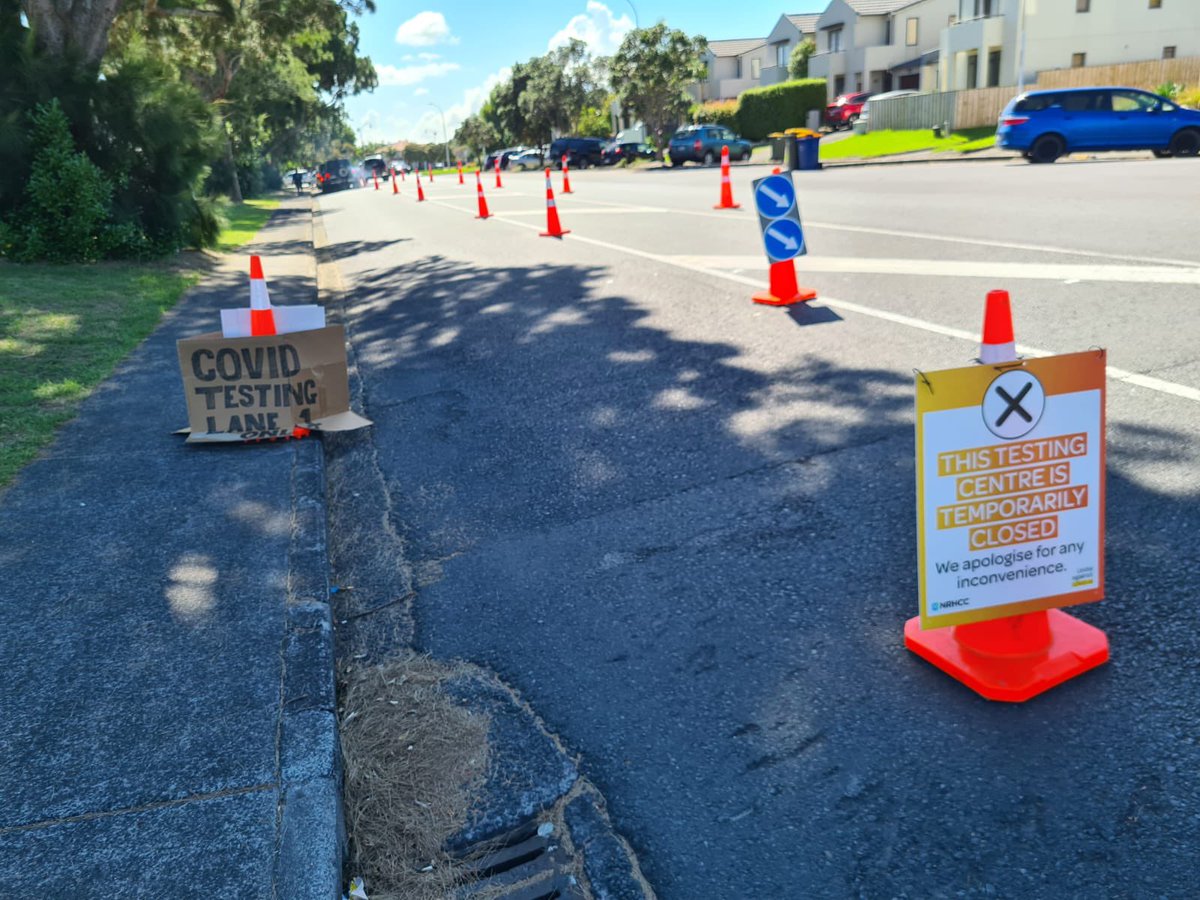 dbseymour's tweet photo. Some testing centres are closed because they’ve run out of PCR tests and have no RATs. Others have 5 hour queues and warn they may run out. Govt has totally failed. Give Kiwis control over their own health and allow all Oz-approved RATs to be imported. https://t.co/6KCBDE8y6B