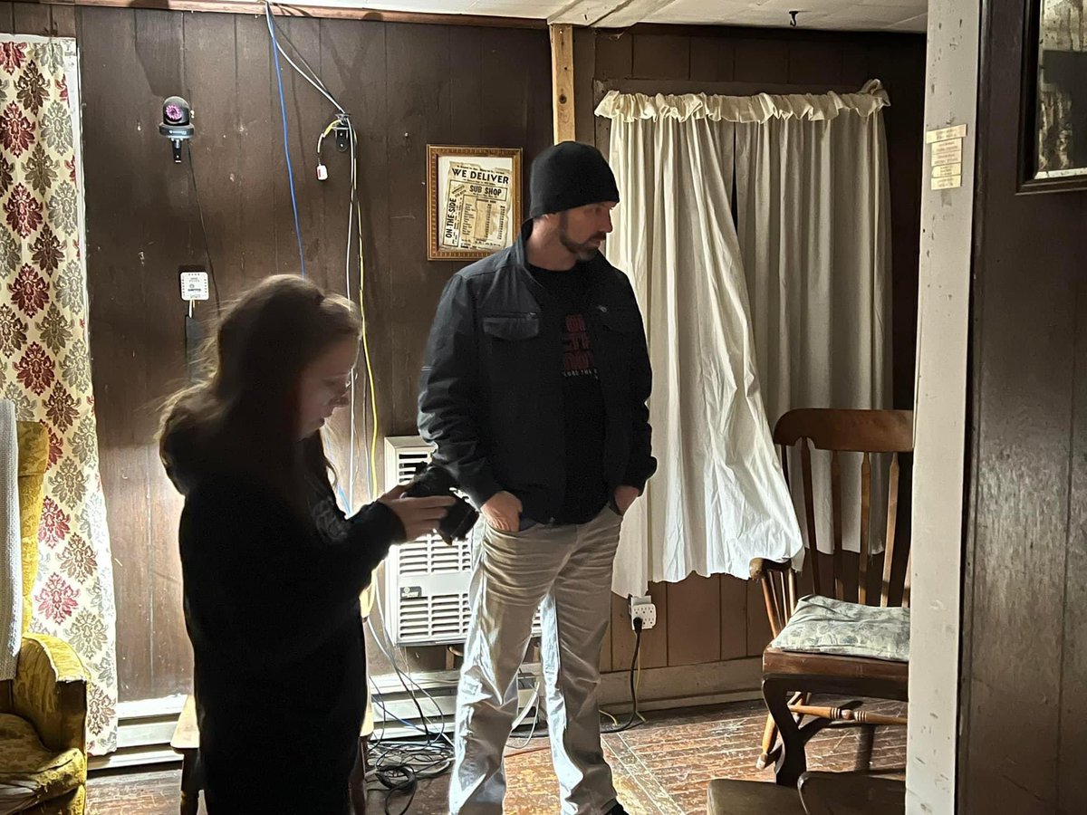NickGroff_'s tweet photo. Great night investigating the #haunted #hinsdalehouse Made contact with #spirits #aliens #beyond Thank you to @danklaes and #adriannagibson Winner of #nickgroffexplorers contest! @hinsdalehaunt https://t.co/2bRPEt7SuY