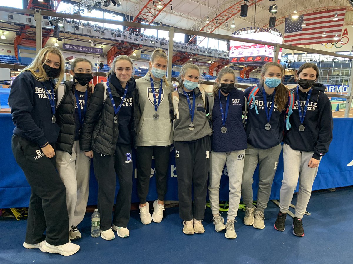 bxvgirlstrack's tweet photo. Heading to States!! Congratulations to the 4x400 and 4x800 relay team 🏃🏽‍♀️@sports_broncos #BetterTogether https://t.co/jYuHQ4HiV0