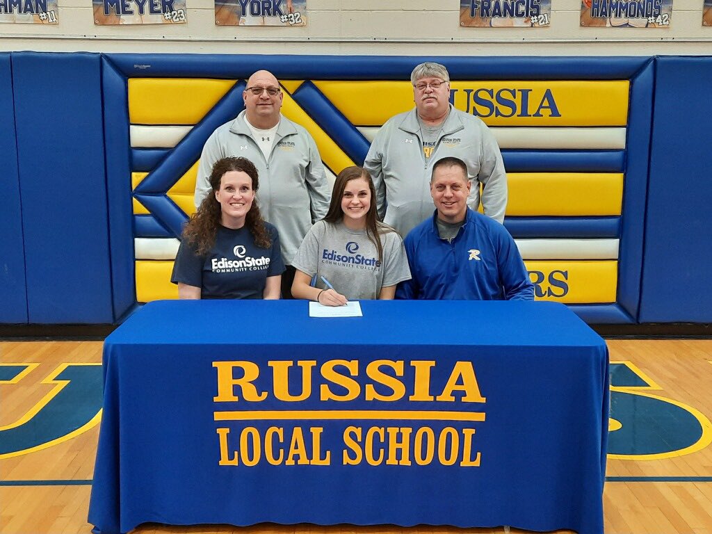 LocalRussia's tweet photo. Congratulations to Ella Hoehne who officially signed her letter of intent to play at Edison! https://t.co/6PsBZz2JiB