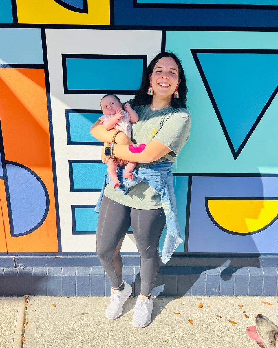 ShakenDooley's tweet photo. Another one ☝🏽I love finding these gems! Happy Sunday! ✨Look at the bottom corner for a surprise 🐕 
Winter Park, FL 📍 
.
.
.
#orlandowalls #winterpark #winterparkfl #mamaandmini #minime #exploring #sundayfunday #sundayvibes #weekendvibes #orlandodoesntsuck  #t1dlookslikeme https://t.co/fNgyNceyHa