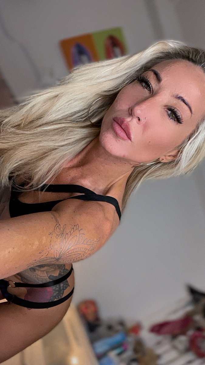 🇬🇧BritBabesOnly🇬🇧 tweet media
