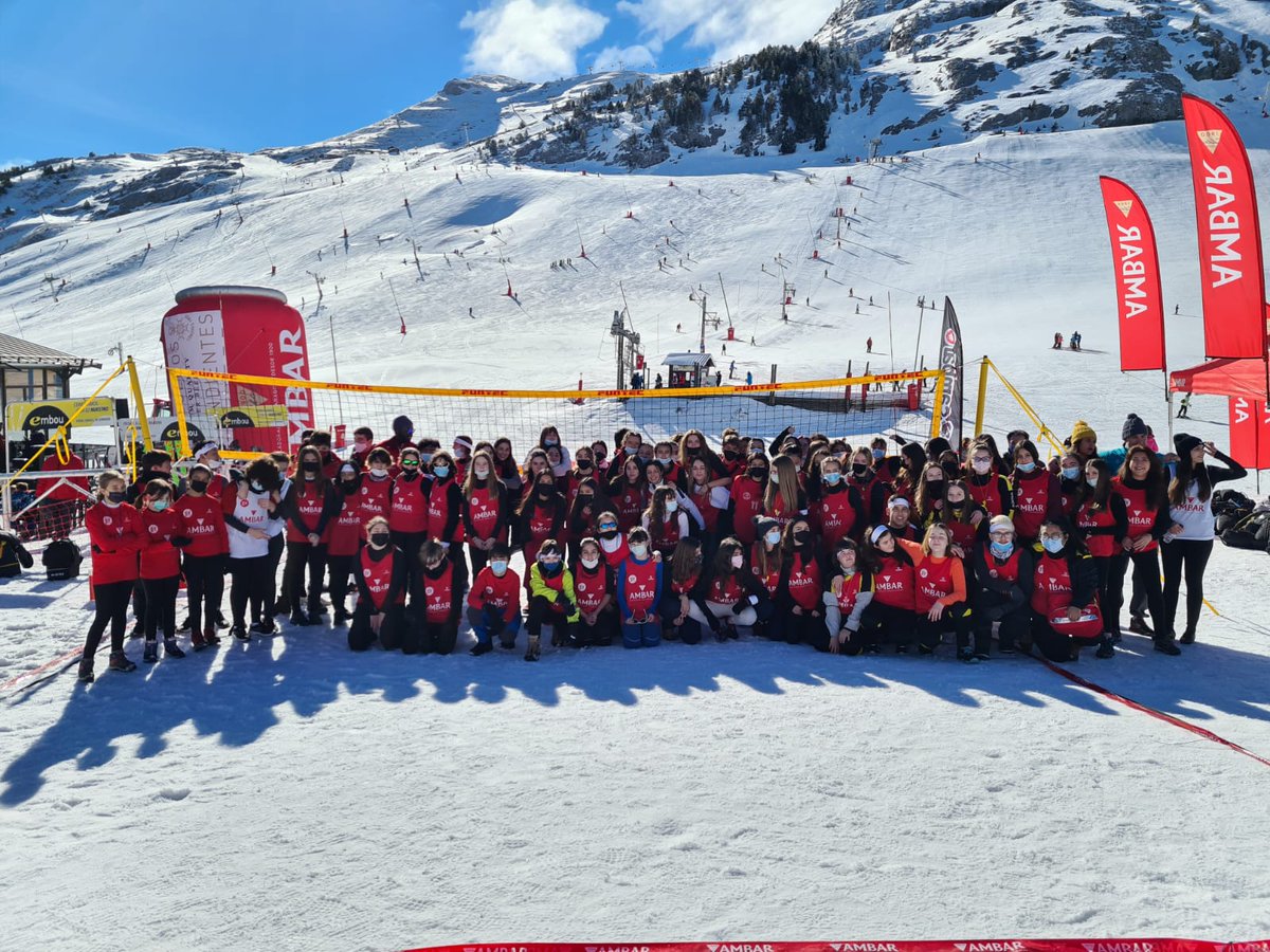 SnowVoley tweet media
