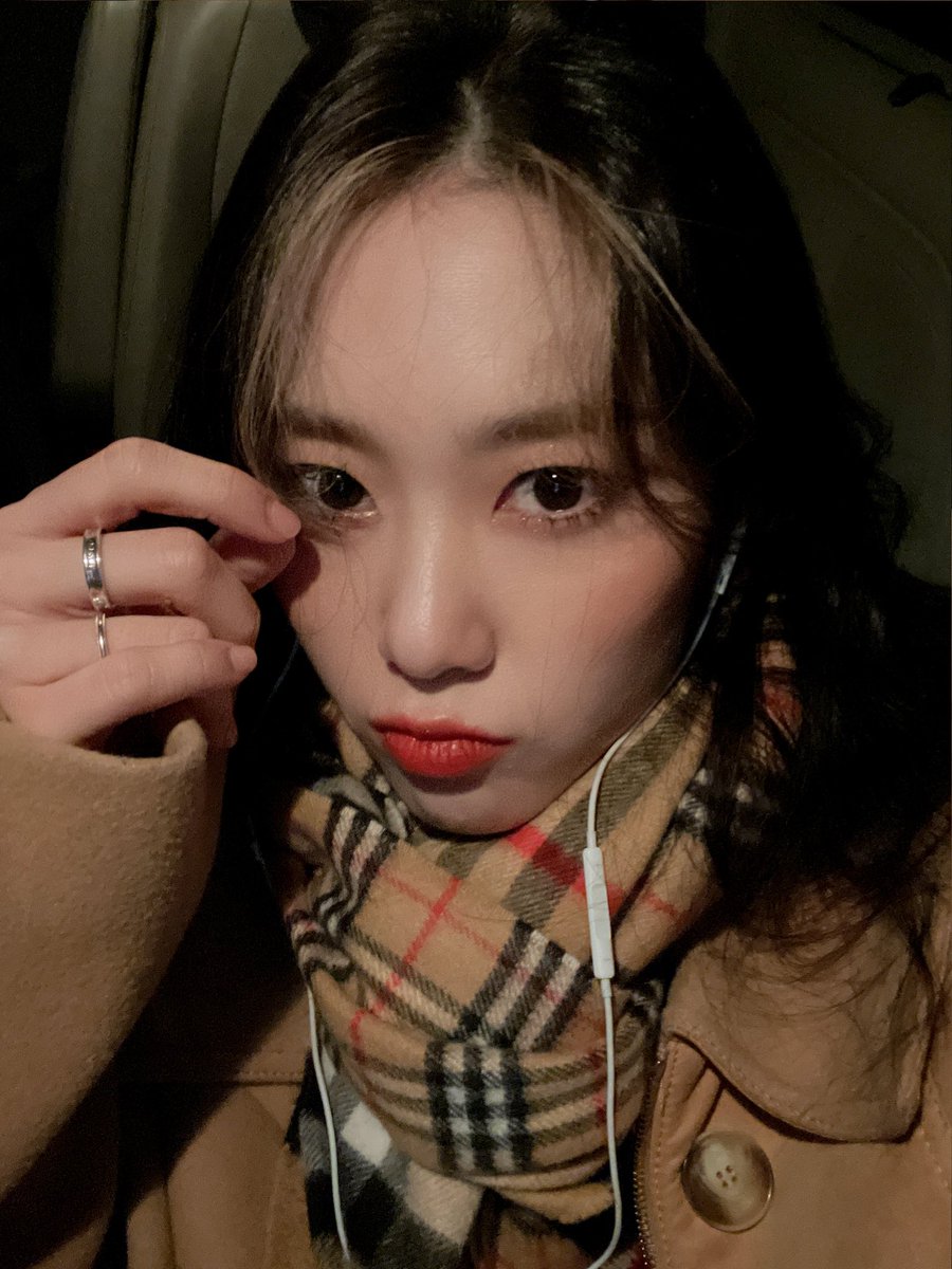 WM_OHMYGIRL's tweet photo. #오다주웠지호
짱 춥다 따뜻하게 입고 다녀요! https://t.co/TK23zOMvP3
