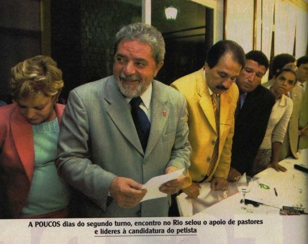 catolicorgulho's tweet photo. (Uma imagem vale mais que mil palavras).

Silas Malafaia, Magno Malta, Edir Macedo e milhares de pastores fizeram campanha para o governo do PT, mas agora essa mesma turminha quer se fingir de conservadora. https://t.co/7XZKKPi016