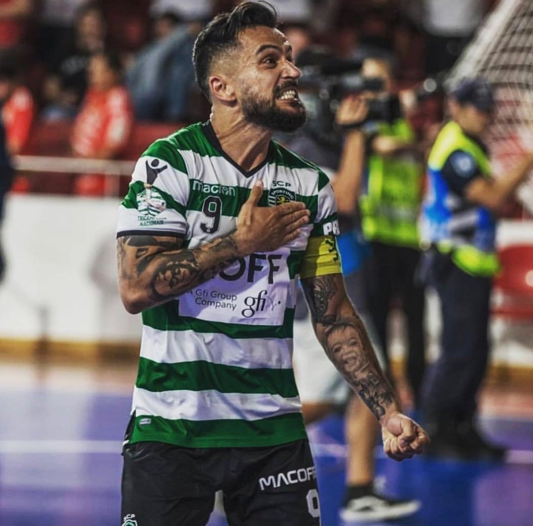racadeleao_'s tweet photo. O nosso Capitão, João Matos, completa hoje 35 anos.

Parabéns, Leão! 💚 https://t.co/DCAMjQdDXZ