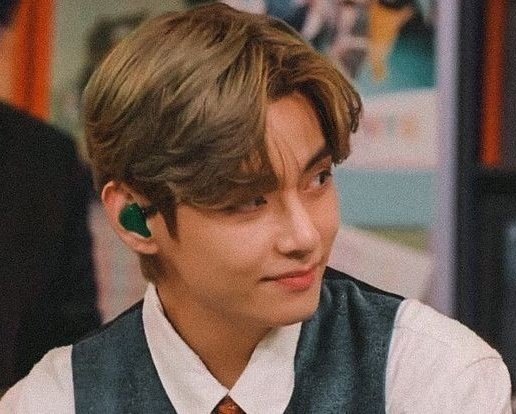 gabelndngn's tweet photo. I lowkey wanna dye my hair like tae's in the dynamite era ๐ญ
#KimTaehyung #dynamiteera https://t.co/gnls9gWRfO
