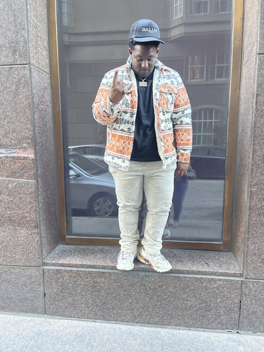 Veno0utDa9's tweet photo. swim like you a shark, bitch
Show him he a goldfish, show 'em how that pole hit
Walk down with that four-nick' #BeInYoBityStikUp #BiggestOpp #MikePak๐ https://t.co/k2xJ3ixWdC