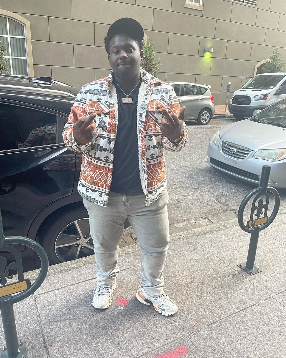 Veno0utDa9's tweet photo. swim like you a shark, bitch
Show him he a goldfish, show 'em how that pole hit
Walk down with that four-nick' #BeInYoBityStikUp #BiggestOpp #MikePak๐ https://t.co/k2xJ3ixWdC