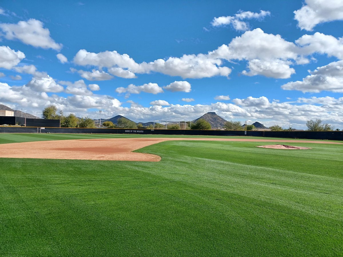 HSBaseballField's tweet photo. Desert Mountain High School (Scottsdale, Arizona) #GoWolves @DMWolvesBball @PBRArizona @azc_obert @DM_Wolfden @FiveToolAZ @HighSchoolBCA #HsBaseballFields https://t.co/CZTDPgfu7Y