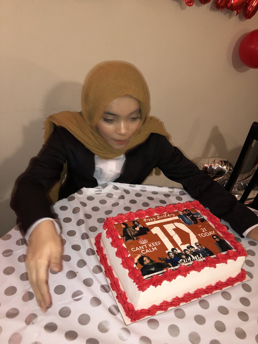 SuhanaSultana3's tweet image. does it ever drive you crazy just how fast the night changes #OneDirection #directionerforever