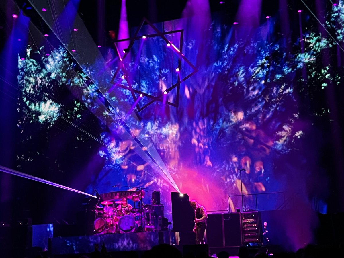 phishphilly's tweet photo. #Tool #FLN #Boston https://t.co/QAqWykK2Nv