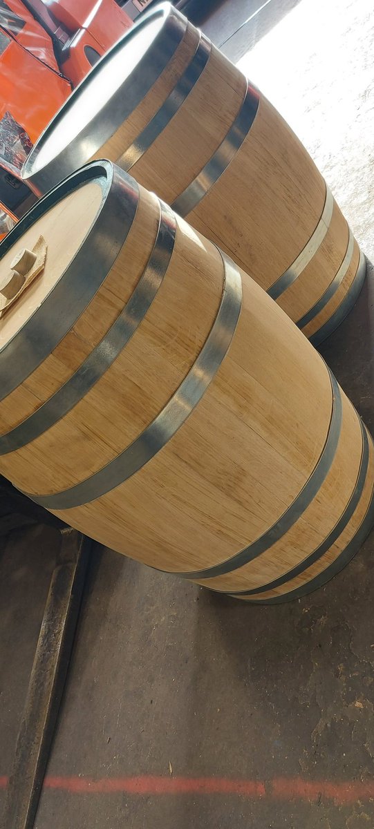 SpiritofBrum's tweet photo. Beautiful ππΎπ₯π₯
#StaffordshireOak #Barrels #Craft #NewMake #Whiskeytobe #EnglishDistillery #DistilleryLife #DistilleryinEngland https://t.co/bI8HiwuXgd