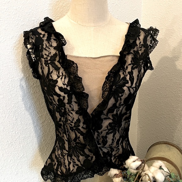 DawnRybloom's tweet photo. So good I had to share! Check out all the items I'm loving on @Poshmarkapp #poshmark #fashion #style #shopmycloset #victoriassecret: https://t.co/qtddgBkGFb https://t.co/KwIqLLz3wf