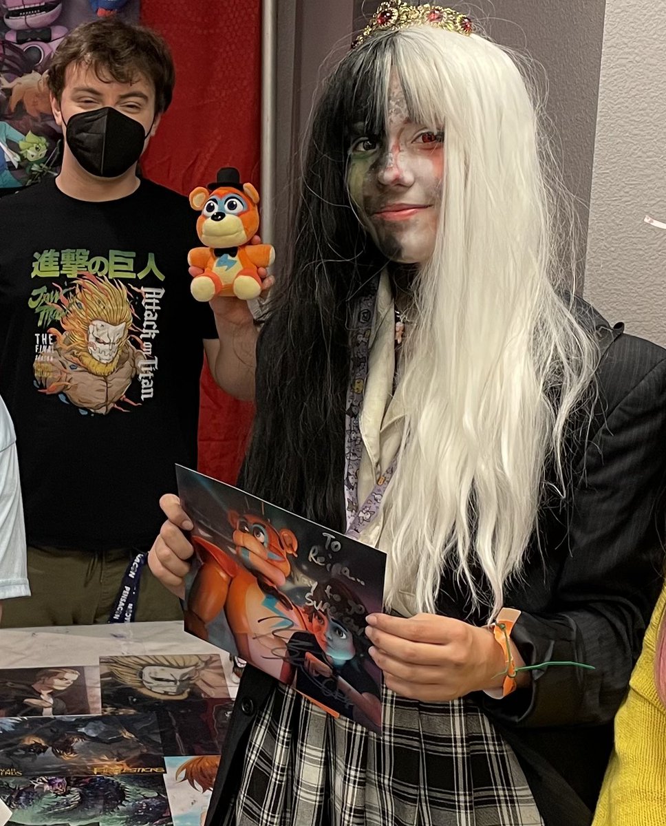 ReinaCain3's tweet photo. I MET GLAMROCK FREDDYS VOICE ACTOR!!!!#fnafsecuritybreach#glamrockfreddy#ranboo https://t.co/1UQC9uFRTJ
