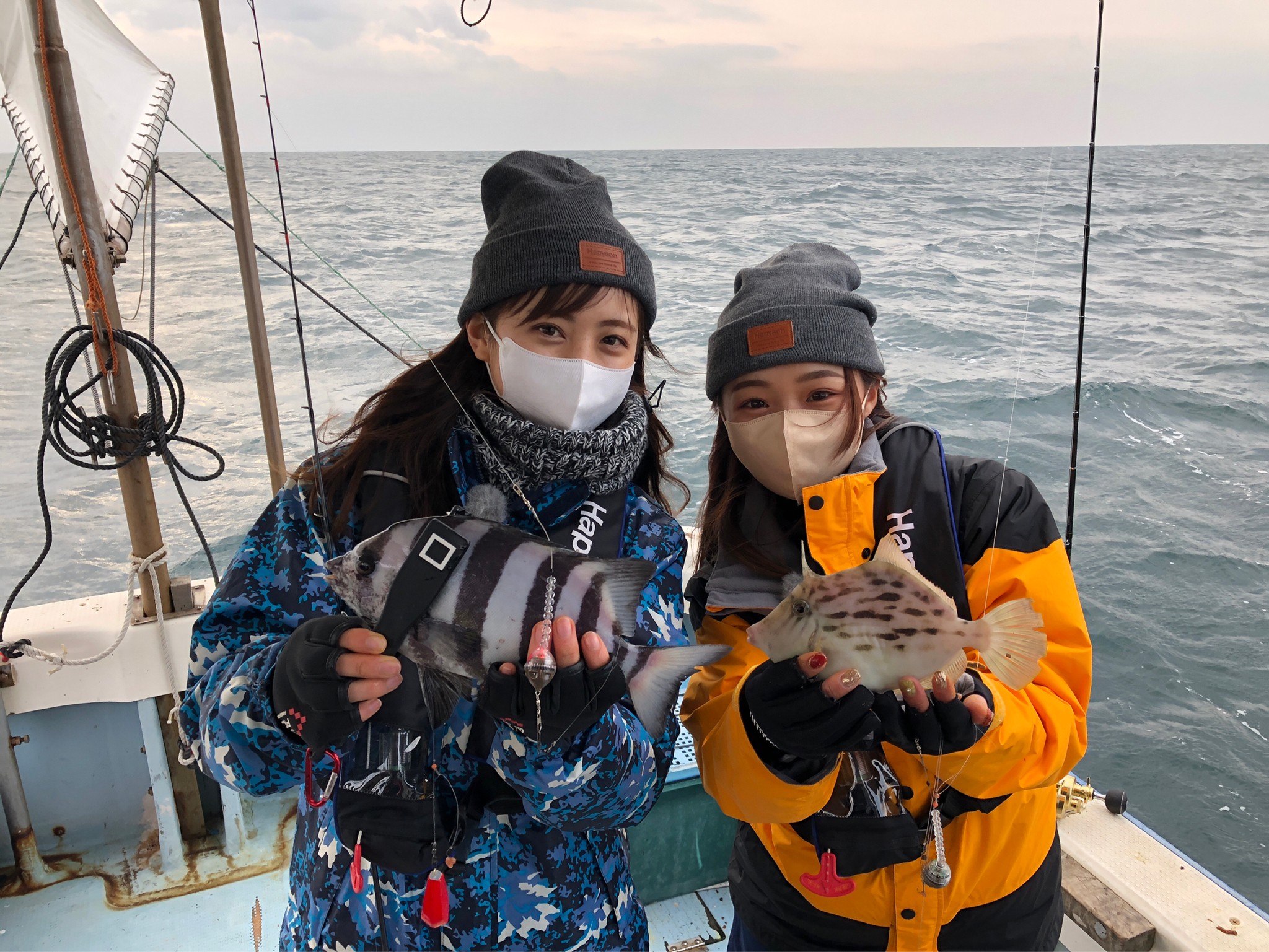 ガッ釣り関西 今週2 26放送の ガッ釣り関西 は 沼島沖の船のカワハギ釣り に挑むhapysonガールの山下うらんとリポーター竹内千景 繊細なアタリをとらえていいサイズのカワハギを釣り上げます そして釣ったあとの美味しい持ち帰り方も紹介します お
