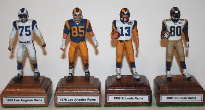 NFL_Journal's tweet photo. #NFLStatues https://t.co/4Alq24GJjG