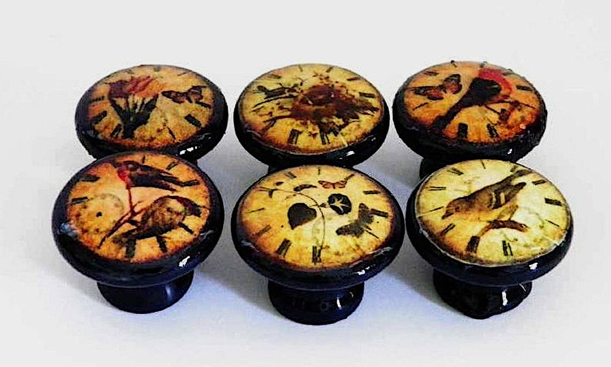 ruralgals's tweet image. Sleek sellouts! 🤓. Order Decorative Knobs, Home and Wall Decor, Cute Time Garden Theme Vintage Clock Faces, Flowers, Drawer Knobs, Kitchen Cabinet Knobs and Pulls at $19.96 from etsy.com/listing/466447… #DecoupageKnobs #DresserKnobs