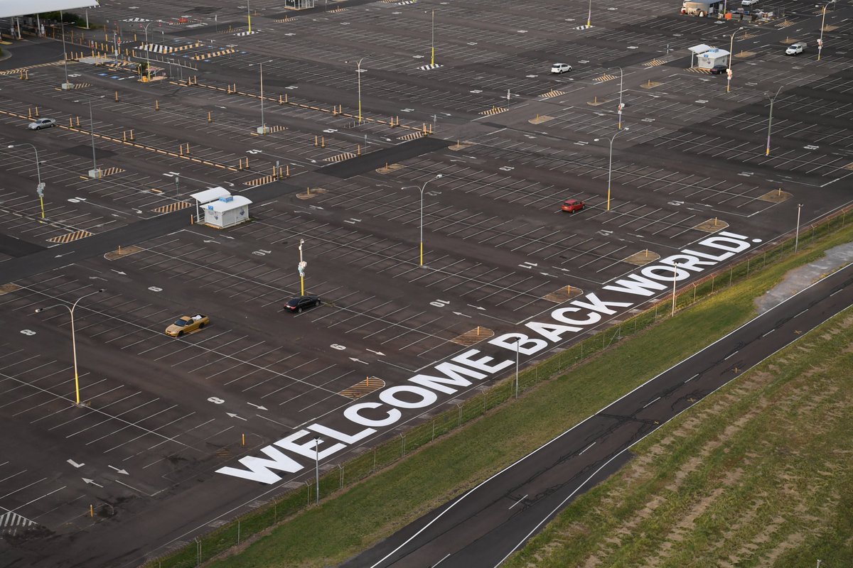 SydneyAirport's tweet photo. G'day world! We've missed you.

📷 James D. Morgan/@GettyImages for @TourismAus https://t.co/Tu4mPIDssx