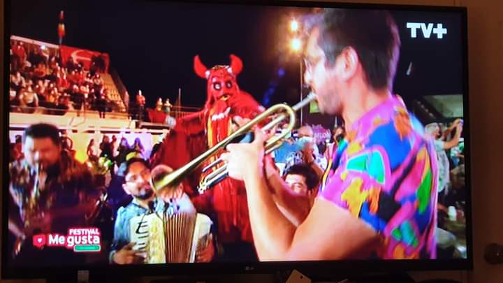ClaudiaArangui8's tweet photo. Ahora #FestivalDePeñaflor https://t.co/7JweOGXHnw