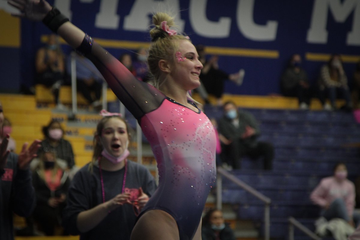 KentStGym's tweet photo. Another successful #PinkMeet๐ in the books!
https://t.co/88DnvlESG4
#GoFlashes โก๏ธ https://t.co/KOw2vGfXf3