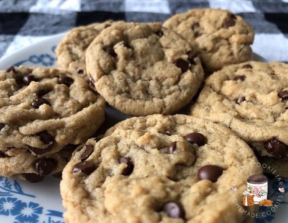 denascookiejar's tweet photo. VEGAN Chocolate Chip &amp; VEGAN Almond Joy 🍪 https://t.co/ID7kOLiPO7